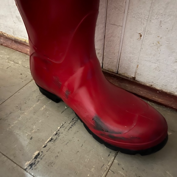 Red KAMIK rain boots -must sell by sept 10th - Picture 4 of 5